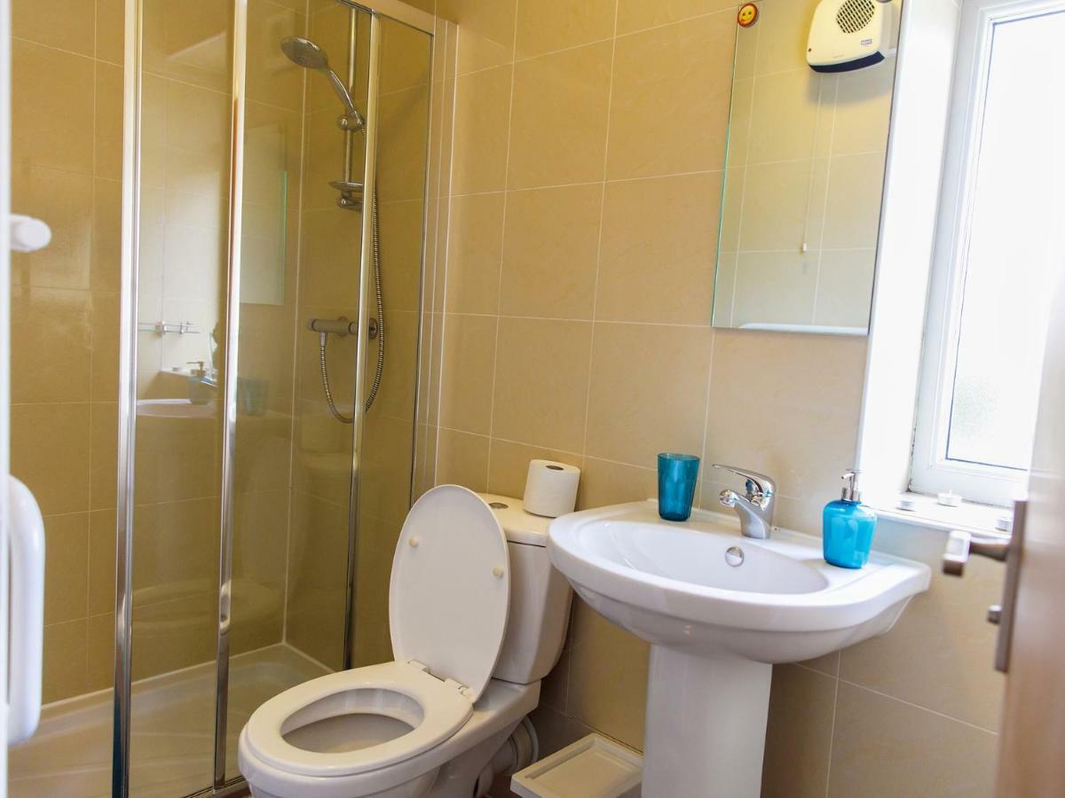 Mandeville Rooms Northolt  Ruang foto
